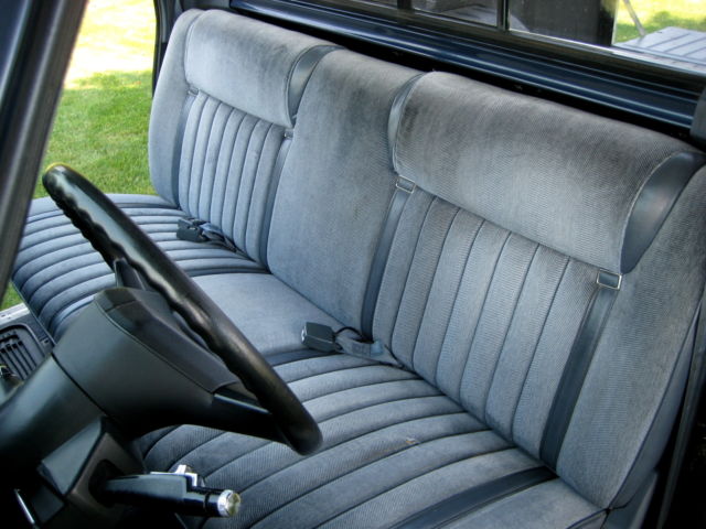1988 Silver/Blue Metallic Dodge Power Wagon Pick-up