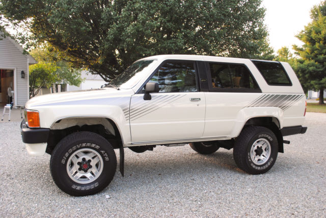 1988 White (033) Toyota 4Runner SUV