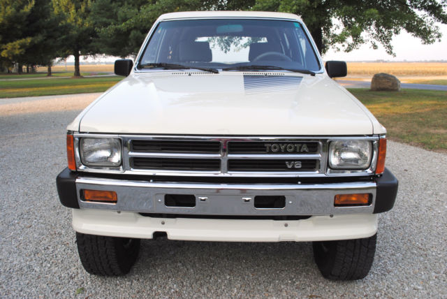 1988 White (033) Toyota 4Runner SUV