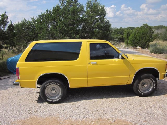 1988 Yel!ow Chevrolet S-10 Two door Blazer