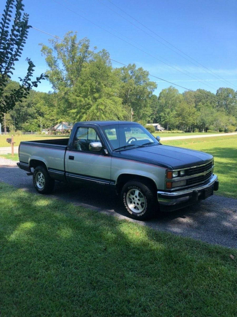 1988 Blue Chevrolet Silverado 1500 Standard Cab Pickup
