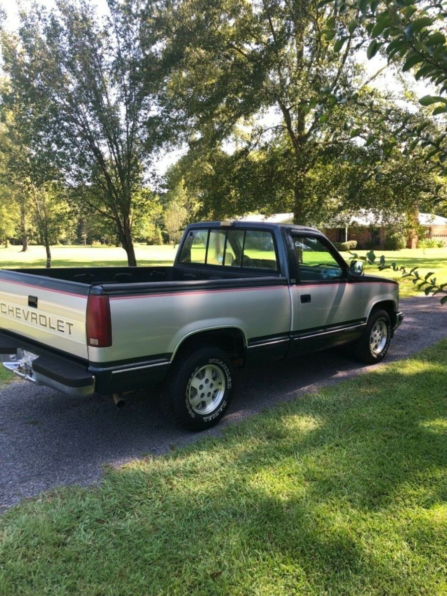1988 Blue Chevrolet Silverado 1500 Standard Cab Pickup