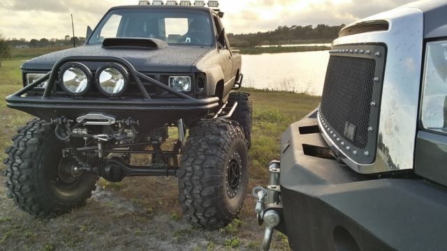 1988 black Toyota Pickup xtra cab