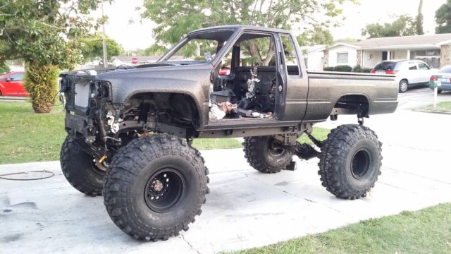 1988 black Toyota Pickup xtra cab