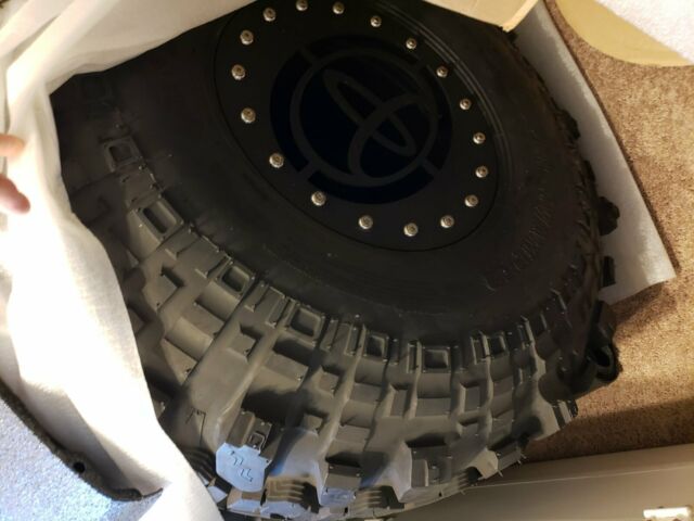 1988 black Toyota Pickup xtra cab