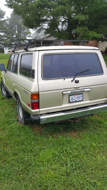 1988 Gold Toyota Land Cruiser SUV