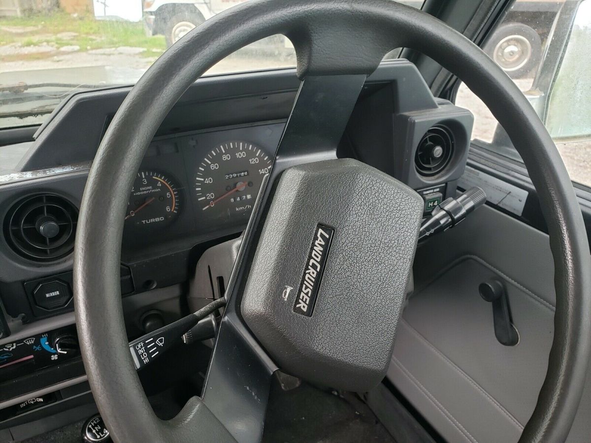 1988 Green Toyota Land Cruiser