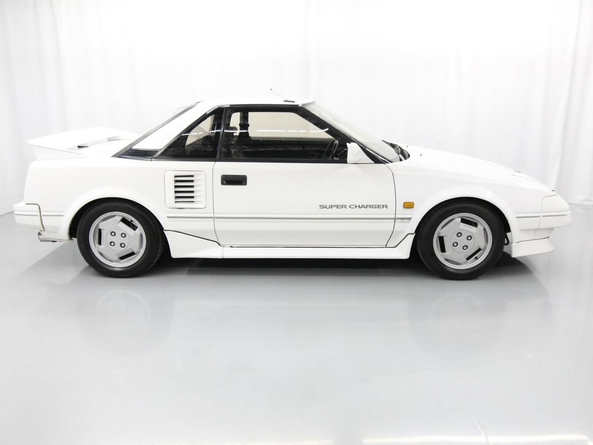 1988 White Toyota MR2 Coupe
