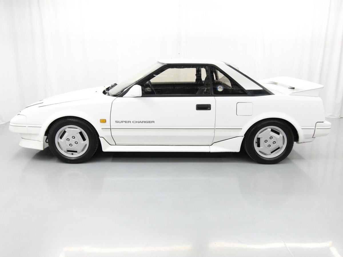 1988 White Toyota MR2 Coupe
