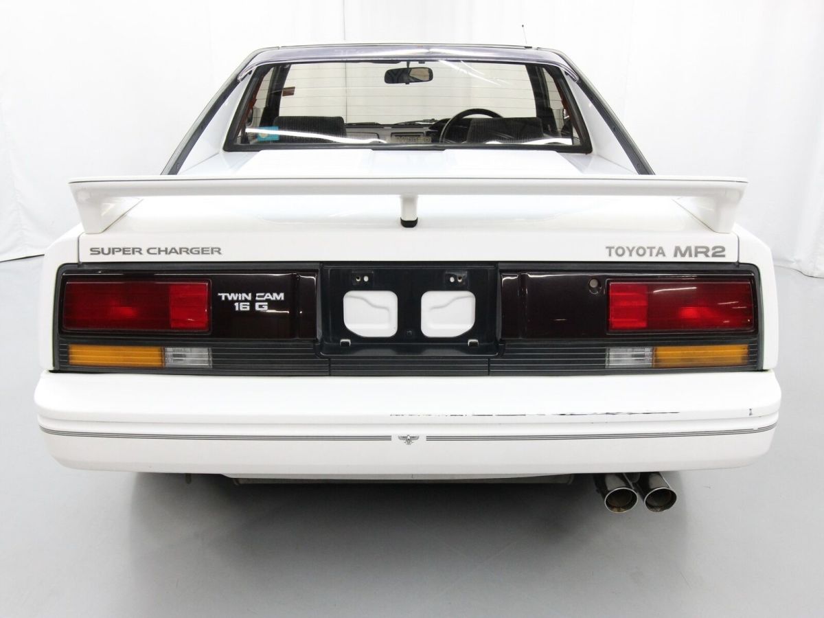 1988 White Toyota MR2 Coupe