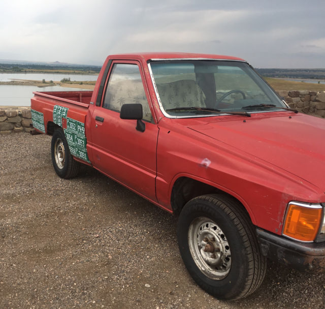 1988 RED Toyota PICKUP Pickup