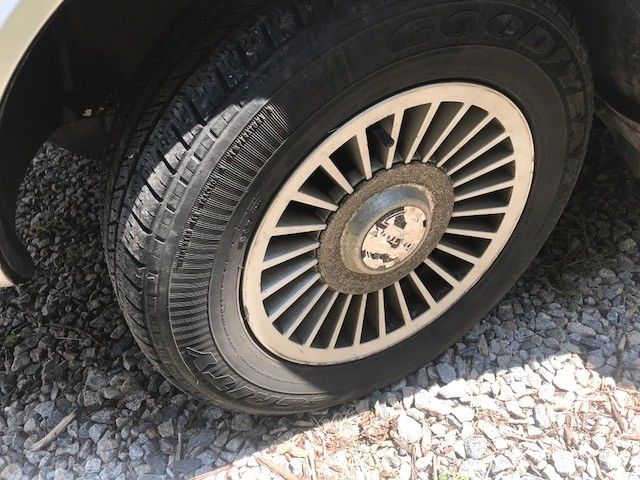 1988 Silver Volvo 240 Wagon