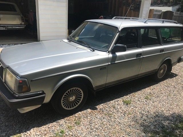 1988 Silver Volvo 240 Wagon