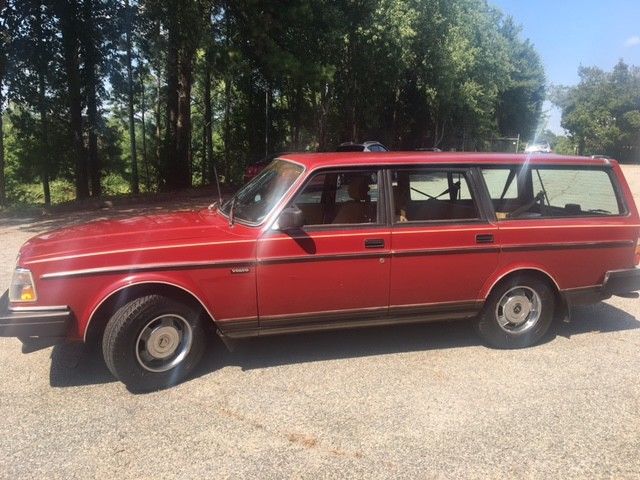 1988 Red Volvo 240 Wagon