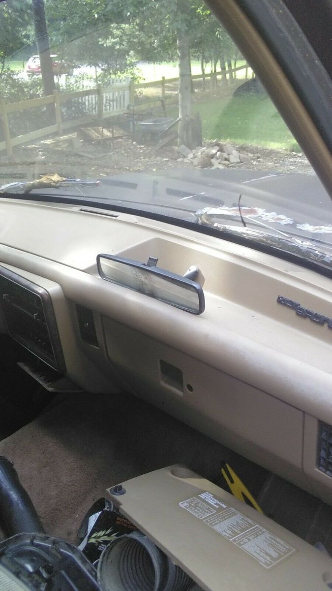 1988 Brown Ford Bronco SUV