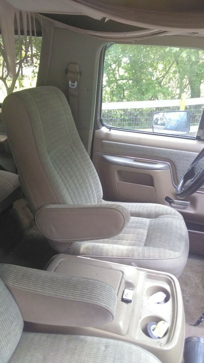 1988 Brown Ford Bronco SUV