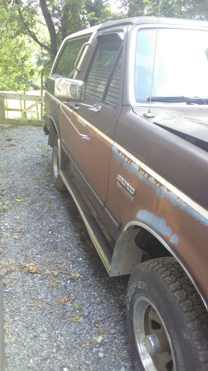 1988 Brown Ford Bronco SUV