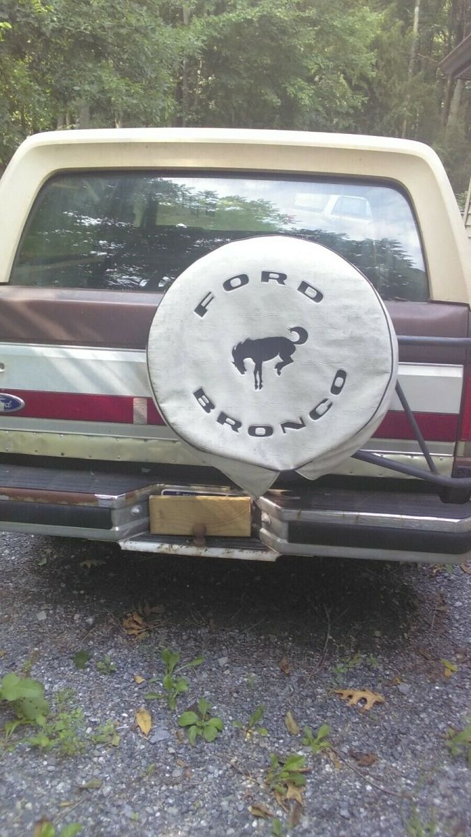 1988 Brown Ford Bronco SUV