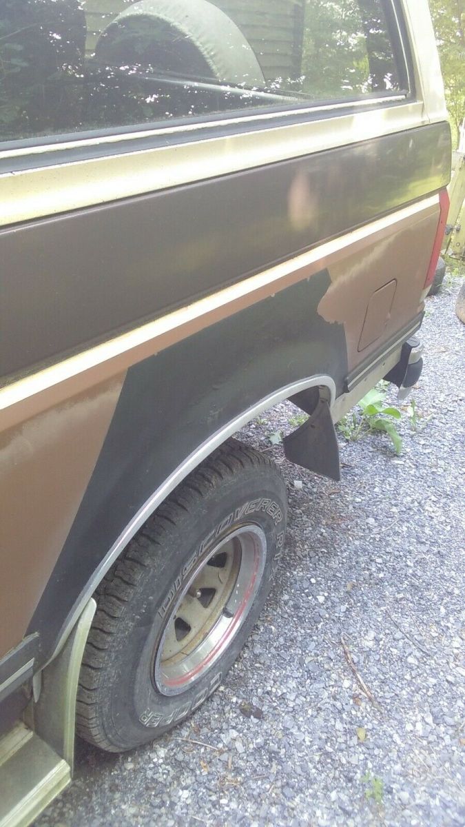 1988 Brown Ford Bronco SUV