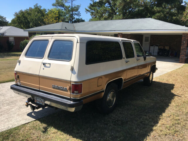 1989 Tan Chevrolet Suburban SUV