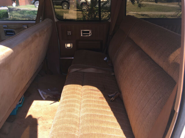 1989 Tan Chevrolet Suburban SUV
