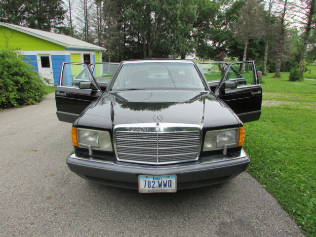 1989 Black Mercedes-Benz S-Class Sedan