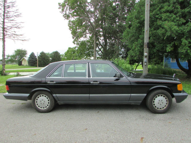 1989 Black Mercedes-Benz S-Class Sedan