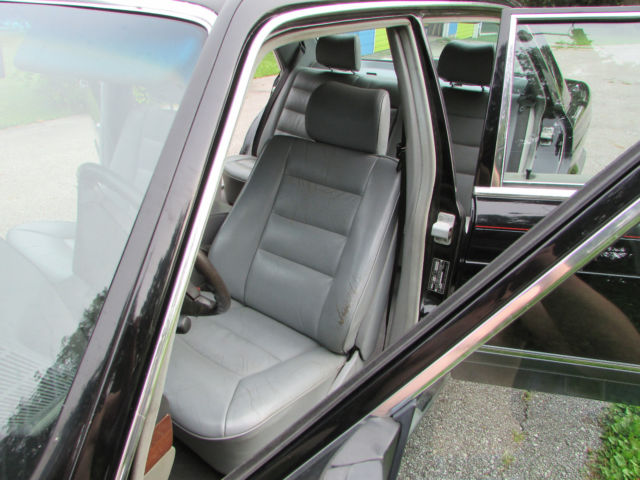 1989 Black Mercedes-Benz S-Class Sedan