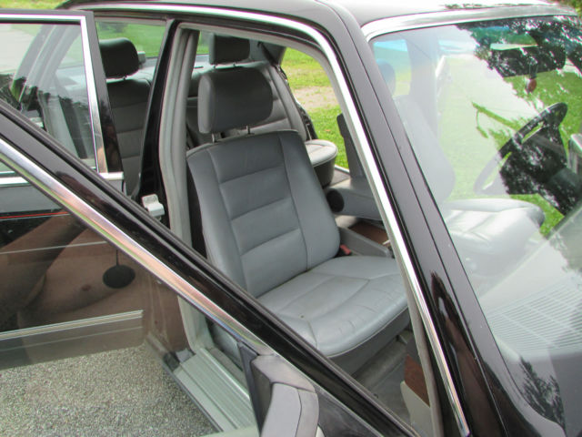 1989 Black Mercedes-Benz S-Class Sedan