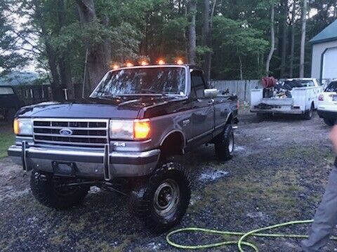 1989 BLACK AND GRAY Ford F-250 Standard Cab Pickup