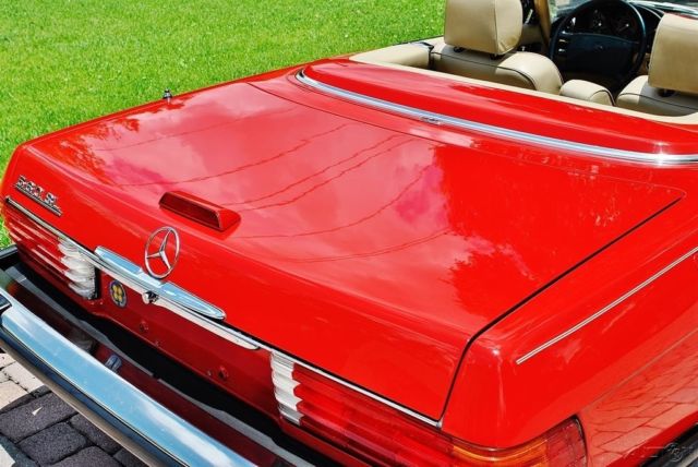 1989 Red Mercedes-Benz 500-Series Convertible