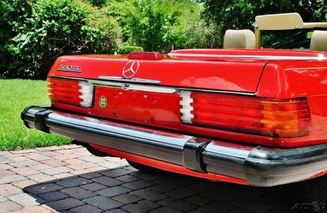 1989 Red Mercedes-Benz 500-Series Convertible
