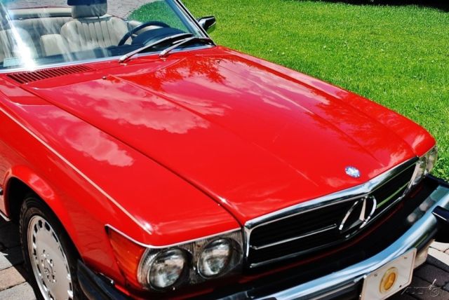 1989 Red Mercedes-Benz 500-Series Convertible