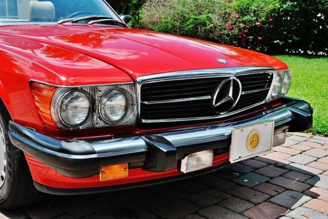 1989 Red Mercedes-Benz 500-Series Convertible