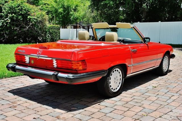 1989 Red Mercedes-Benz 500-Series Convertible
