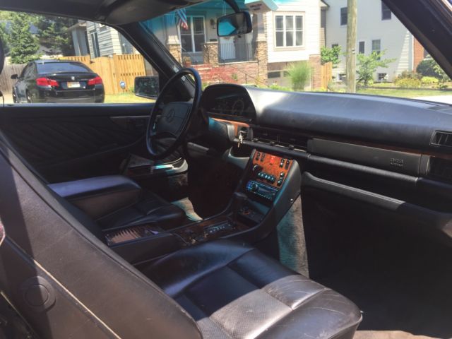 1989 Black Mercedes-Benz 500-Series Coupe