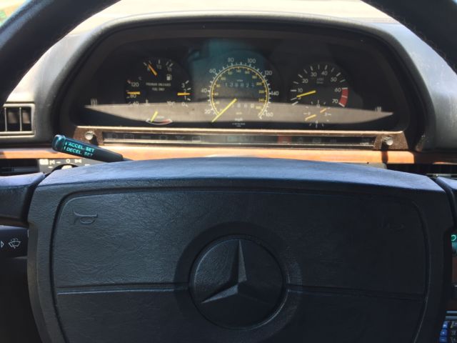 1989 Black Mercedes-Benz 500-Series Coupe