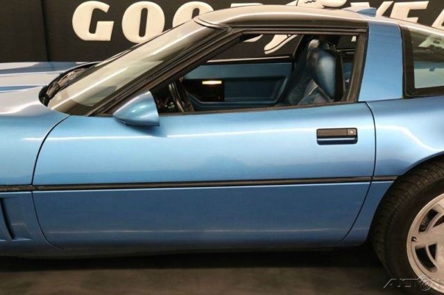 1989 Blue Chevrolet Corvette Hatchback