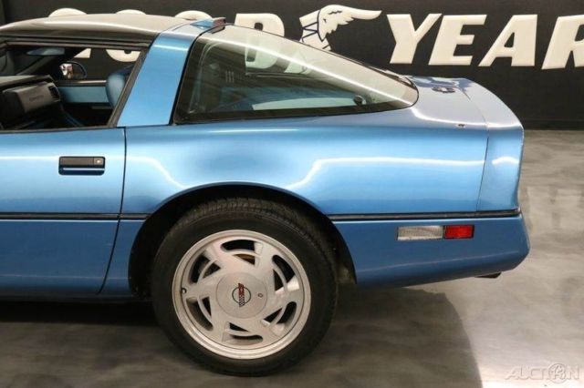 1989 Blue Chevrolet Corvette Hatchback