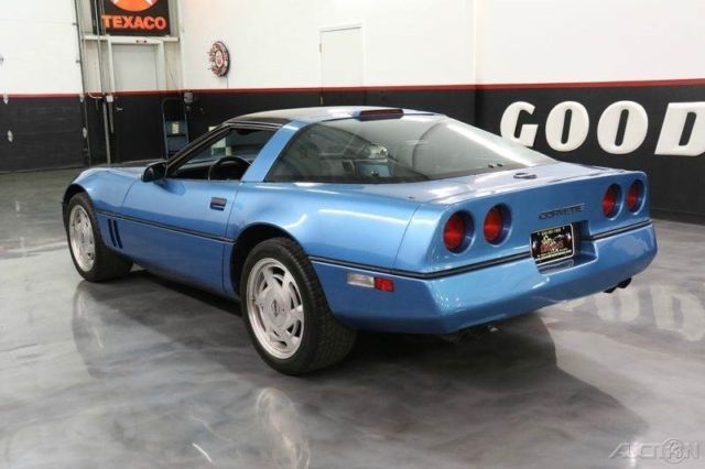 1989 Blue Chevrolet Corvette Hatchback