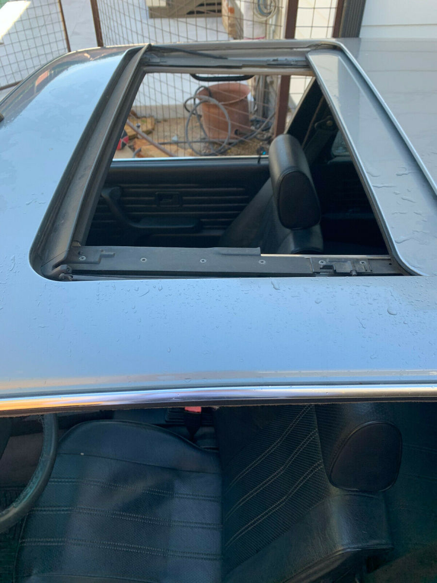 1989 grey blue BMW 3-Series Coupe