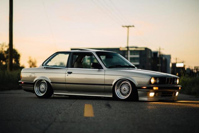 1989 Bronzit Beige BMW 3-Series Sedan
