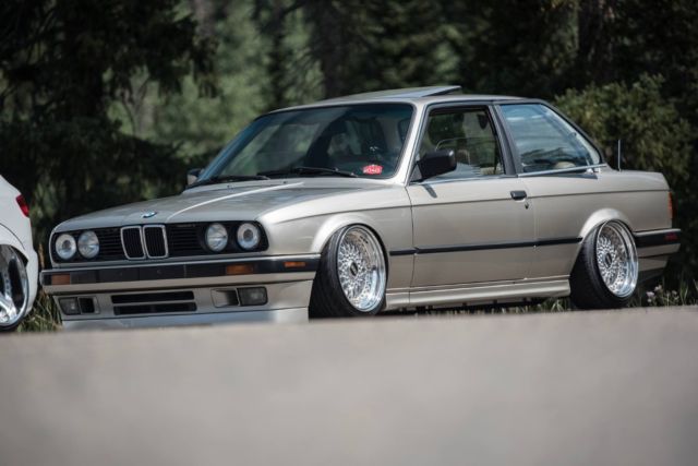 1989 Bronzit Beige BMW 3-Series Sedan