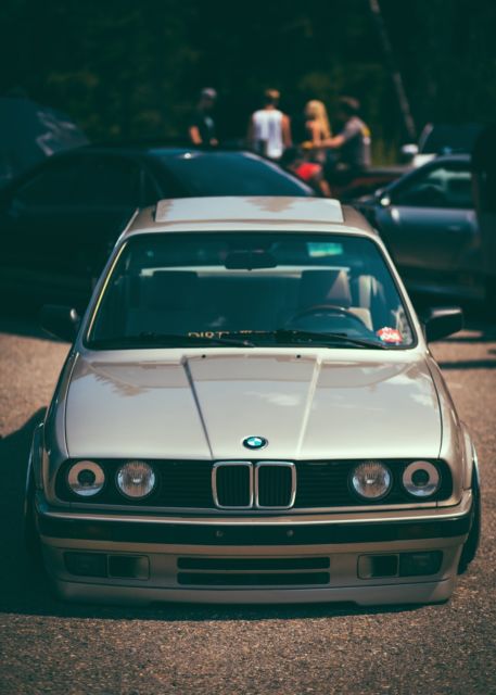 1989 Bronzit Beige BMW 3-Series Sedan