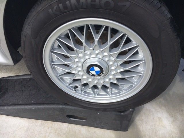 1989 Salmon Silver BMW 3-Series Sedan