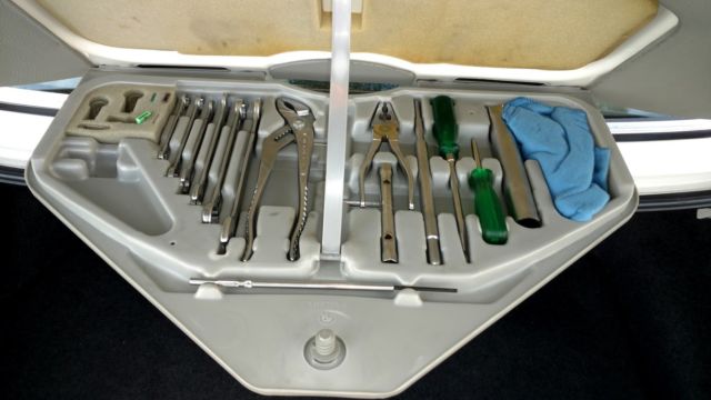 1989 White BMW 6-Series Coupe