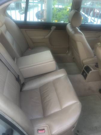 1989 Gold BMW 7-Series Sedan