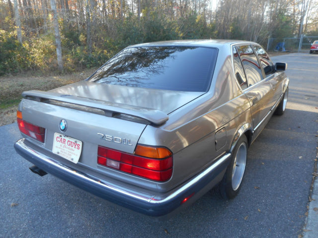 1989 bronze BMW 7-Series Sedan