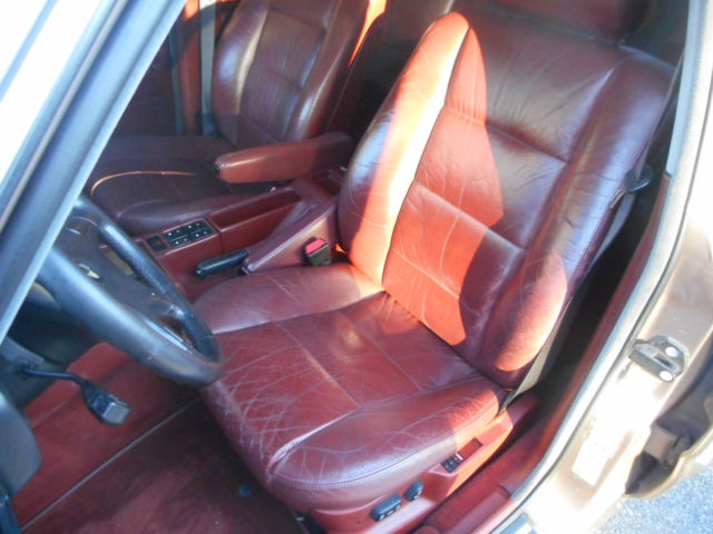 1989 bronze BMW 7-Series Sedan