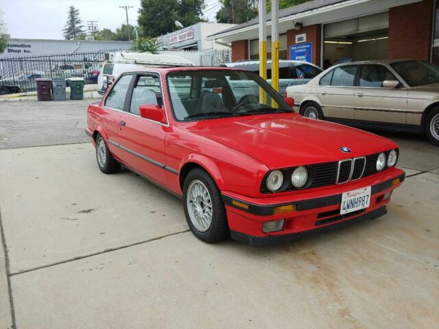 1989 Red BMW 3-Series Coupe